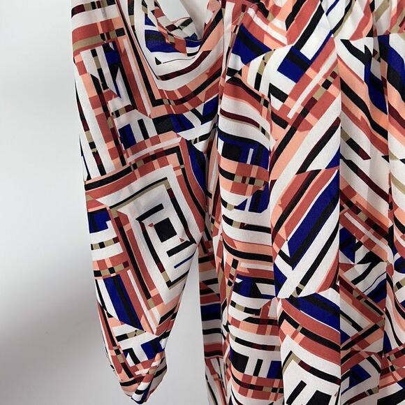 Vince Camuto abstract print off shoulder medium top - Picture 2 of 6